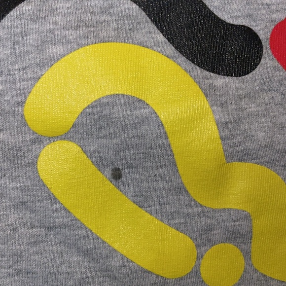 Uniqlo x Disney Mickey Mouse Stands Gray Unisex T-Shirt Yoon Hyup - Picture 4 of 4